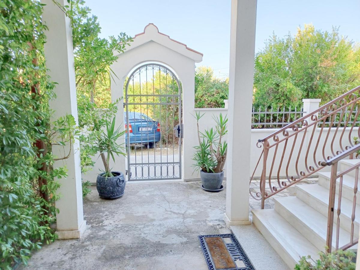 Apartment Lorenzo Trogir Exterior photo
