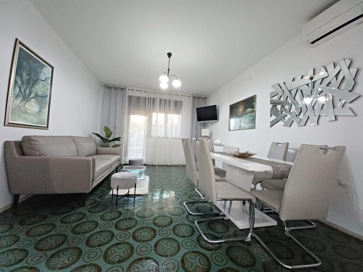 Apartment Lorenzo Trogir Exterior photo